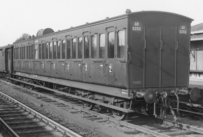 165416 Afbeelding van het rijtuig nr. AB 6265 (serie AB 6231-6345) van de N.S. te Den Haag S.S.